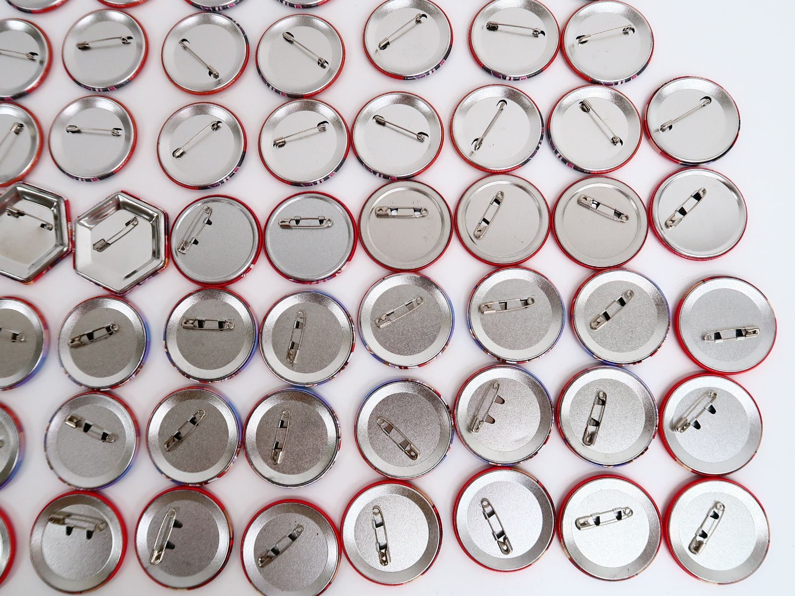  Vtuber ななしいんく 茜音カンナ 缶バッジ ピンズ ピンバッジ 缶バッジ Vtuber