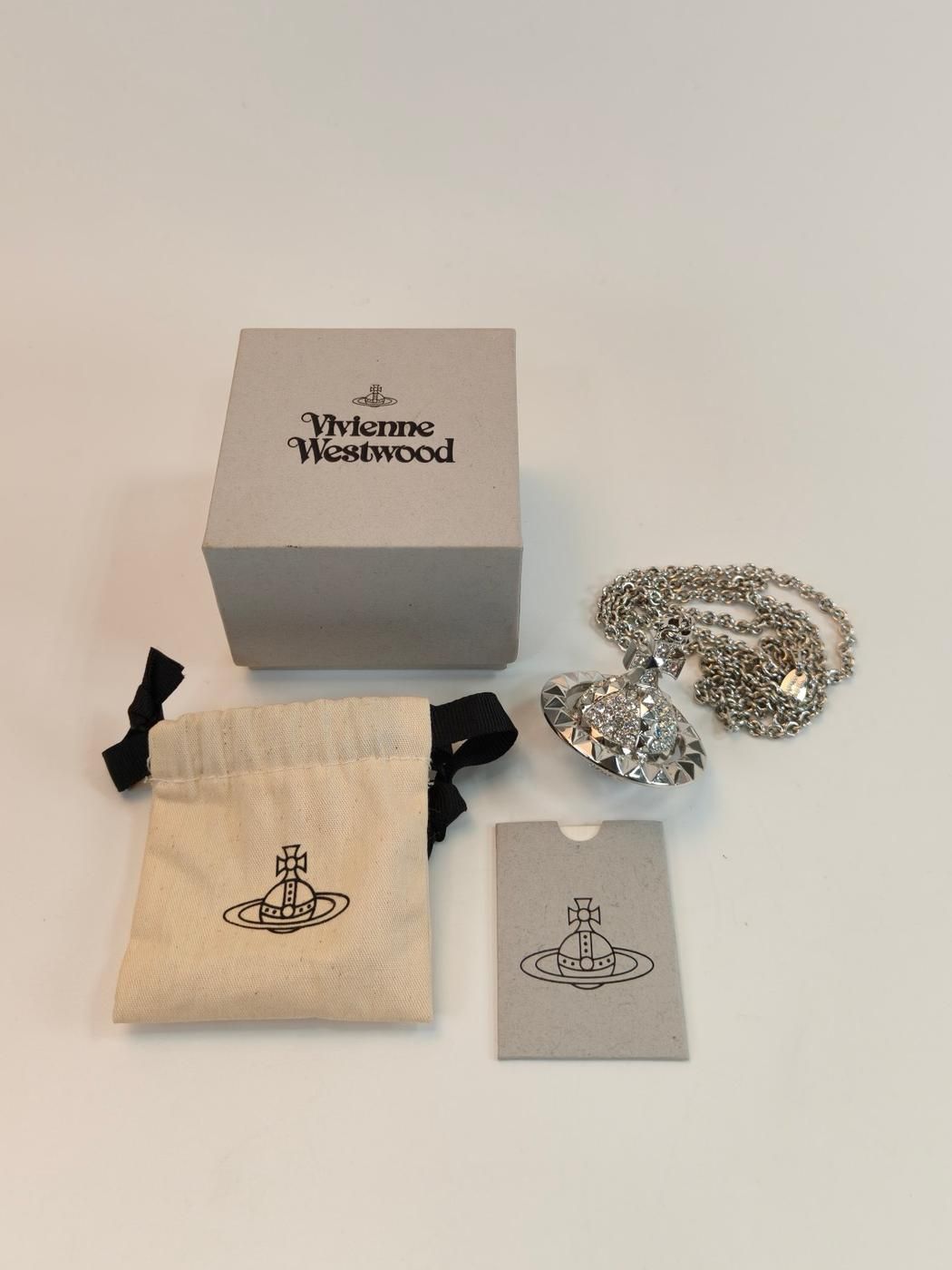 Vivienne Westwood ヴィヴィアン メイフェア ラージ オーブ ネックレス