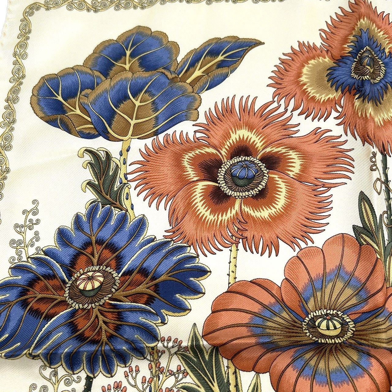 Salvatore Ferragamo フェラガモ ハンカチ 花柄 フローラル ベージュ系