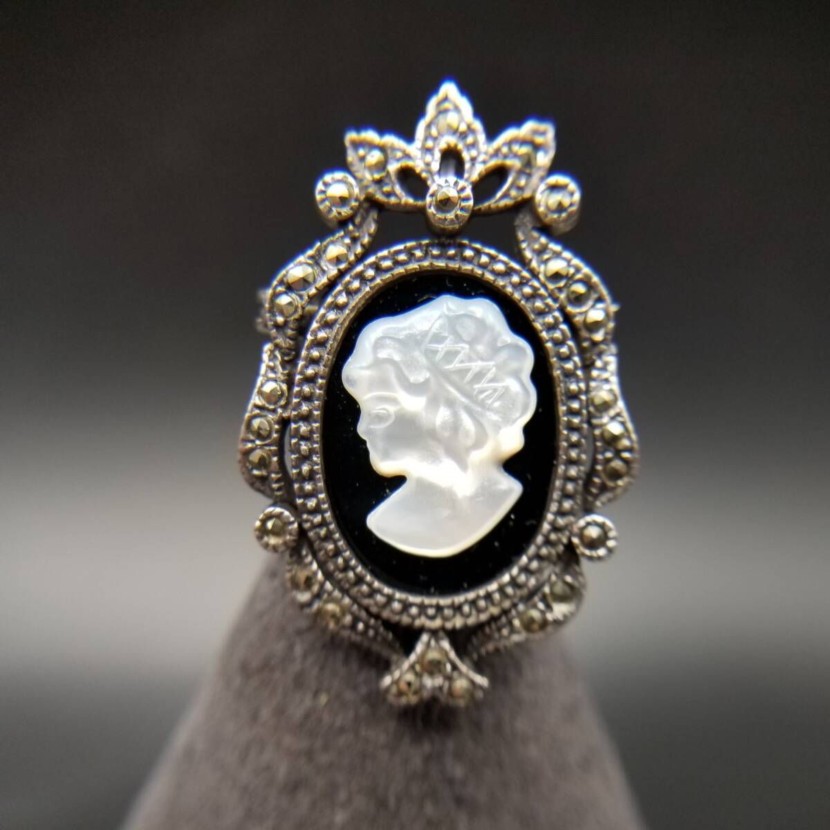 ヴィンテージ925 シルバーオニキスパールブローチ ヴィンテージ925 シルバーオニキスパールブローチ