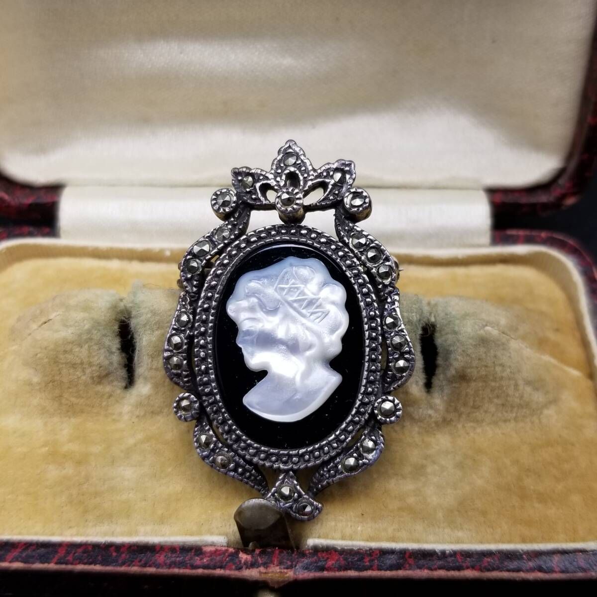 SU オニキス シェルカメオ 貴婦人の横顔 ヴィンテージ ブローチ 925