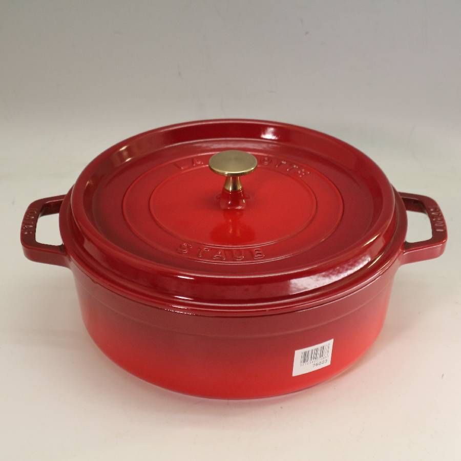 展示品 STAUB ストウブ シャロー ココット 26 cm 容量3 8 L チェリー 両手鍋 ガス火 IH オーブン対応 鋳鉄ホーロー加工 世界中で世代を超えて愛され続けています フランス製 343 f 01