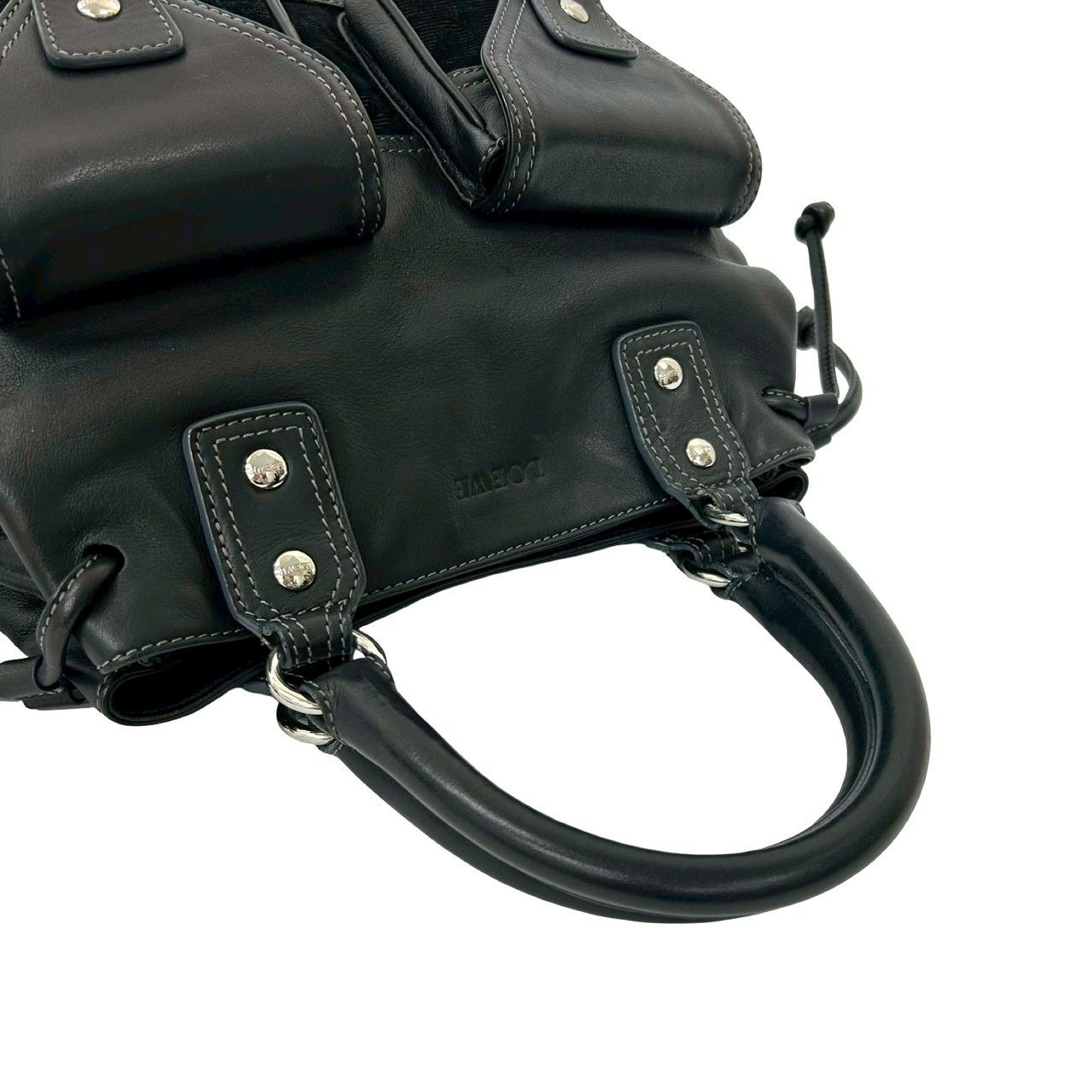 極 美品 LOEWE ロエベ アナグラム 柄 型押し ロゴ レザー 本革