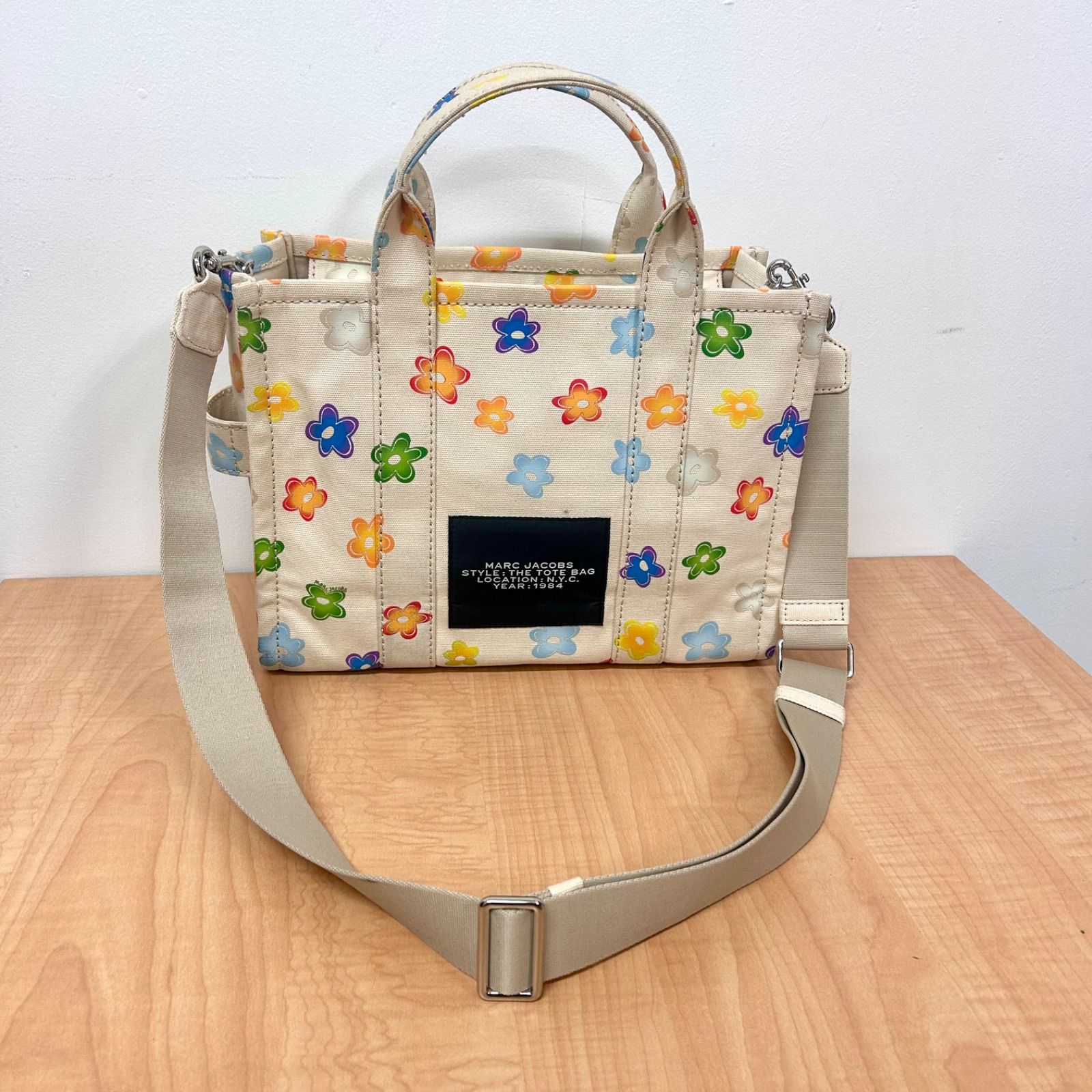 美品】Marc Jacobs マークジェイコブス The Wild Daisy キャンバス 