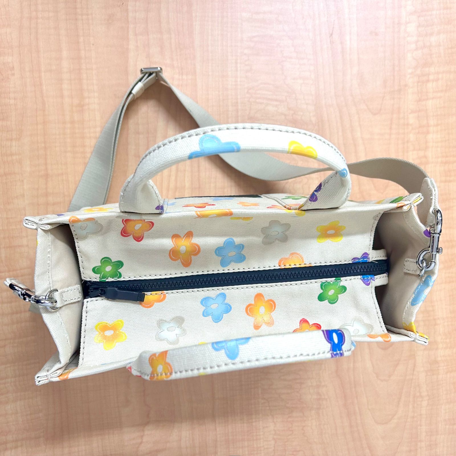 美品】Marc Jacobs マークジェイコブス The Wild Daisy キャンバス 