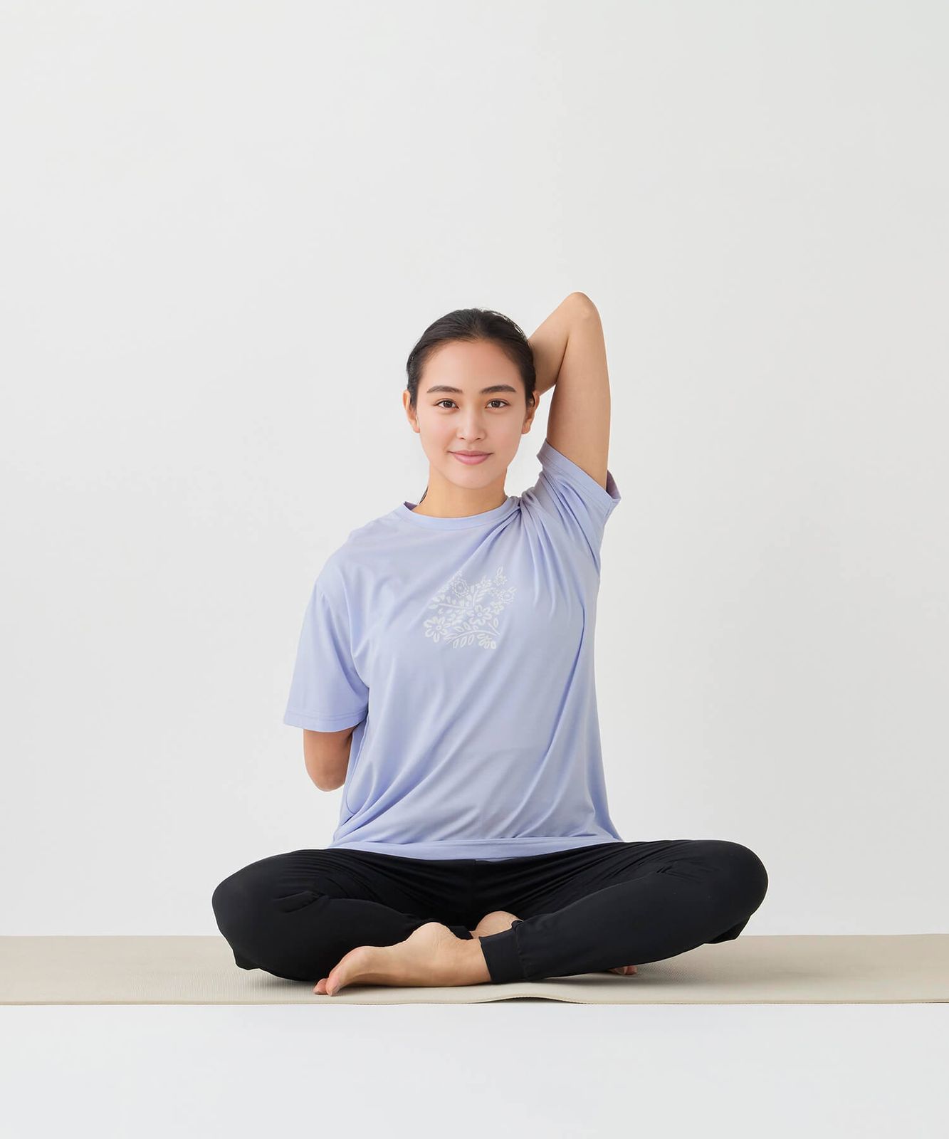 【スリア】ヨガウェア　トップス　フリーサイズ 新品 suria ヨガウェア トップス スリア ブリュノティー su-t802