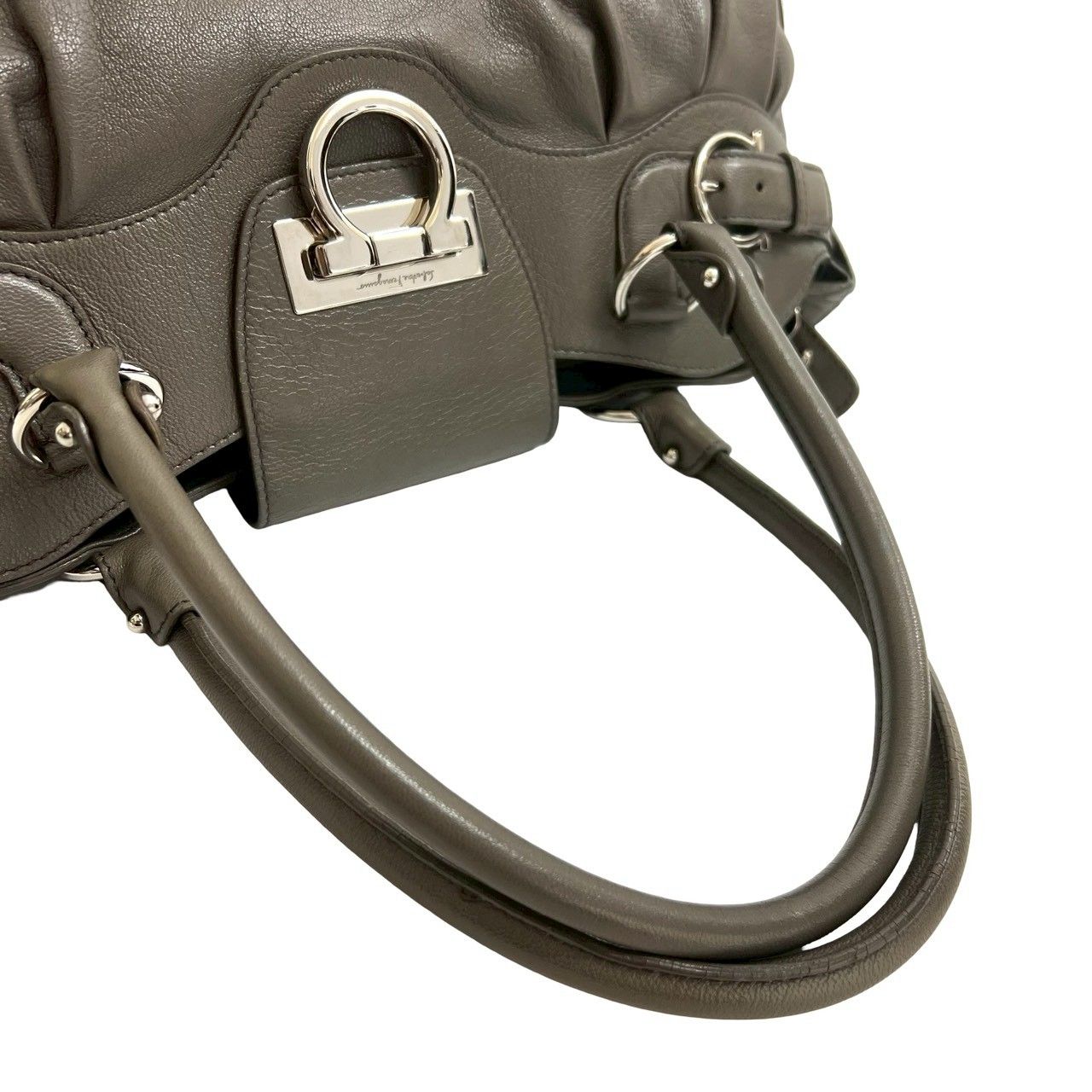 極 美品 袋付き Salvatore Ferragamo サルヴァトーレフェラガモ