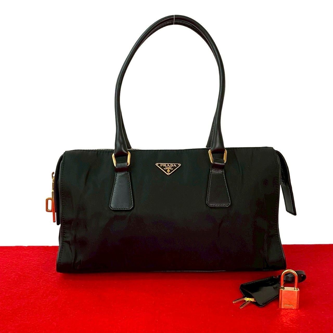 極 美品 鍵付き PRADA プラダ 三角ロゴ プレート 金具 ナイロン レザー