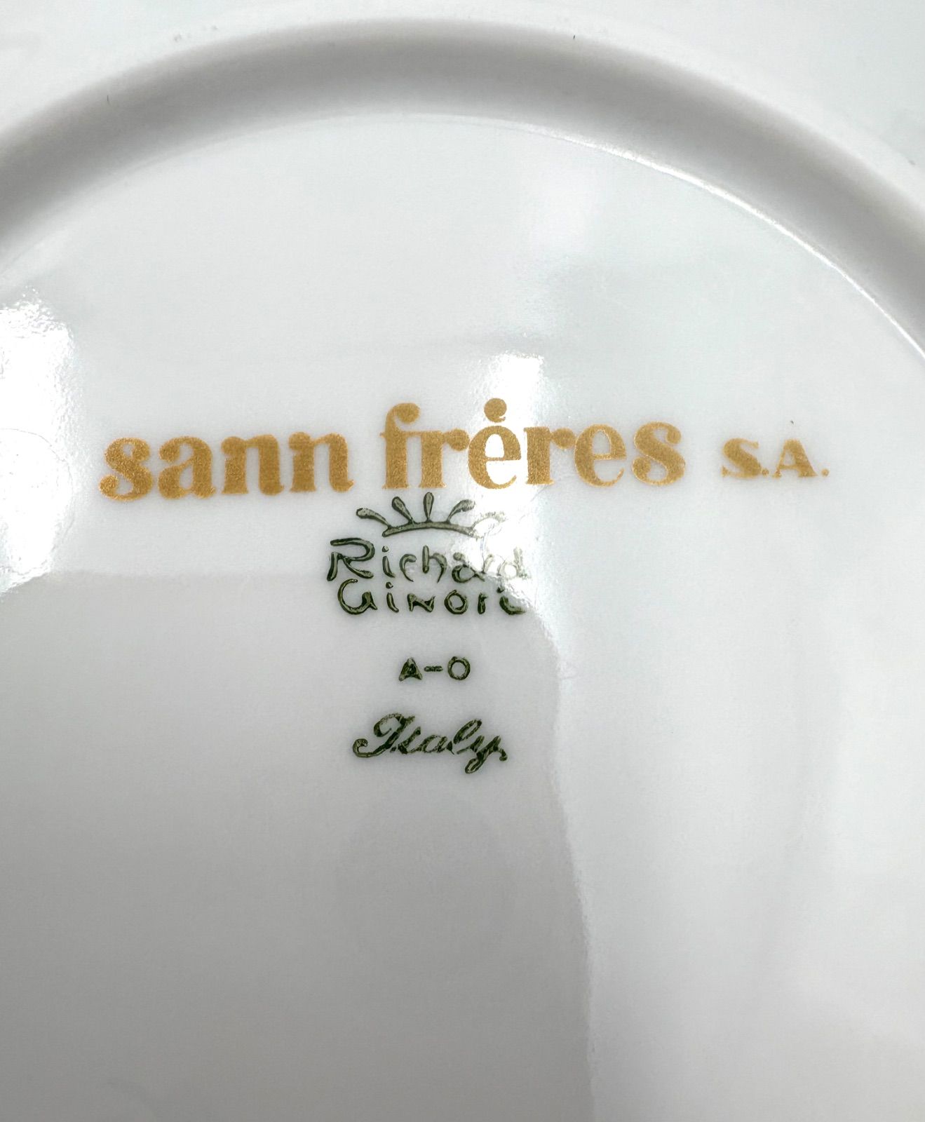 ベッキオホワイト