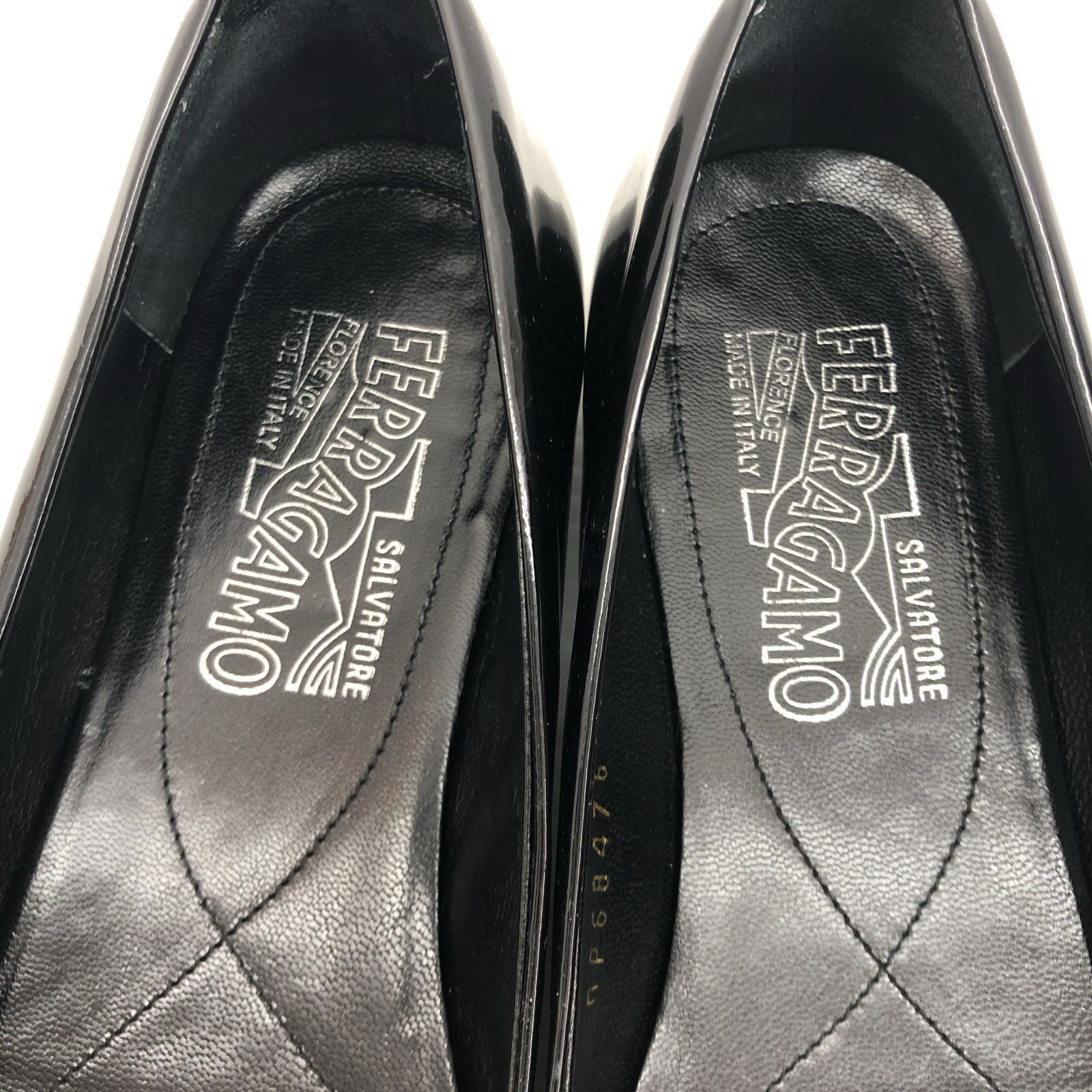 Salvatore Ferragamo サルヴァトーレフェラガモ エナメル フラット