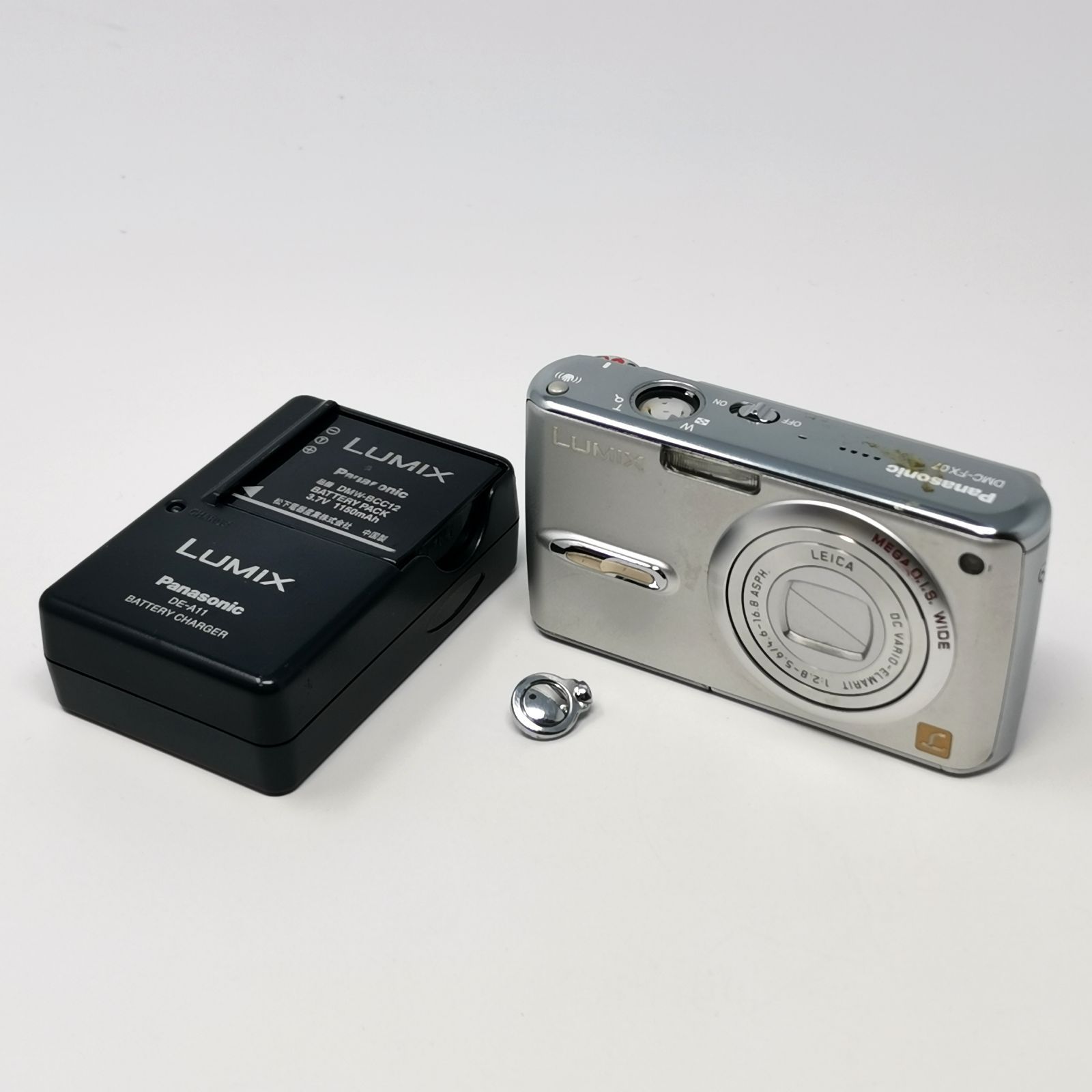Panasonic LUMIX DMC-FX07 ジャンク シャターボタン破損 起動確認済み