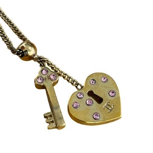 CHANEL ハート型ロックチャーム CHANEL鍵とハートのチャームブレスレット