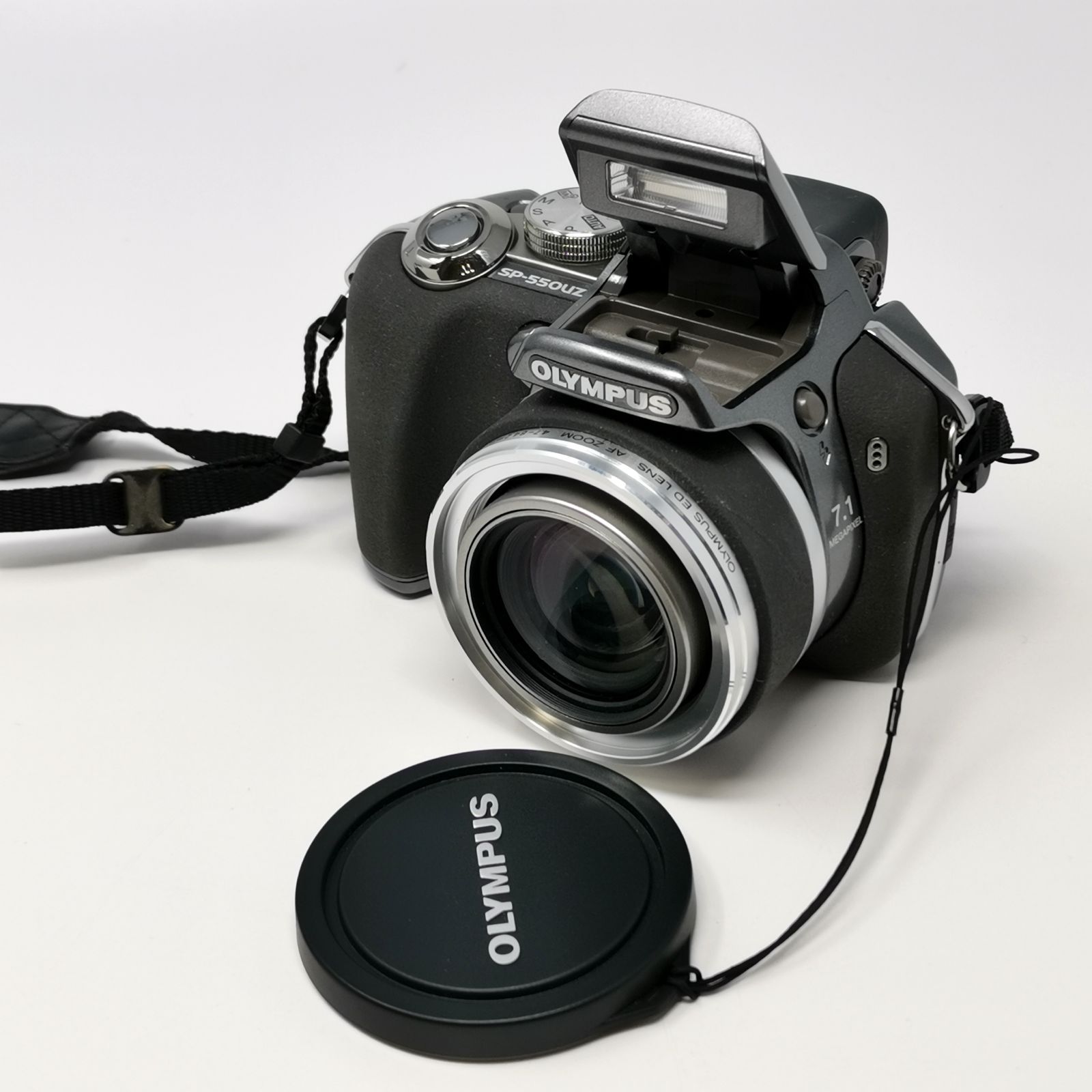 OLYMPUS CAMEDIA SP-550UZ デジカメ カメラ 電池式 動作確認済み SD
