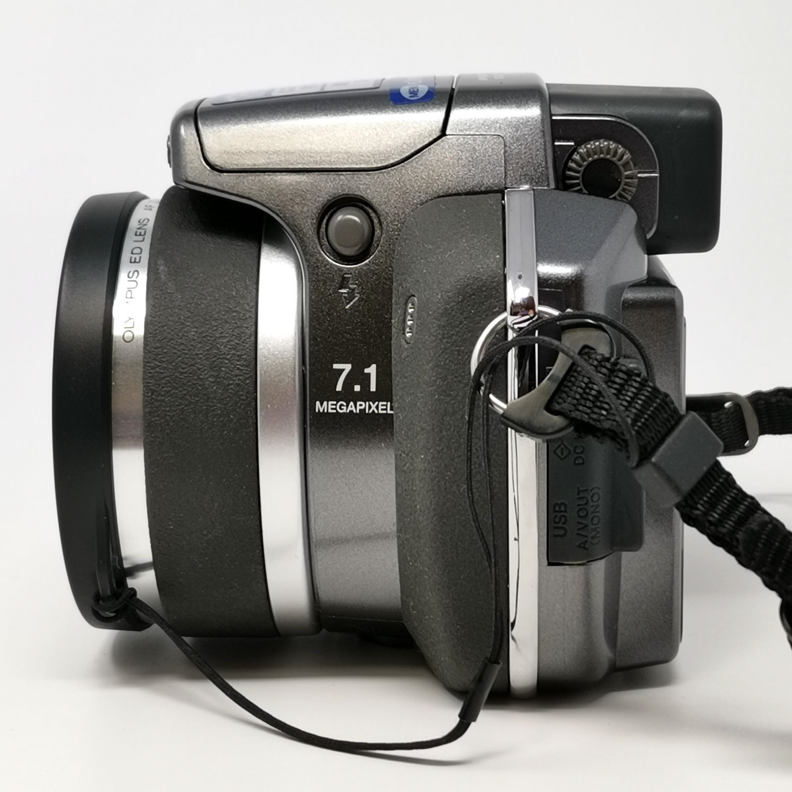 OLYMPUS CAMEDIA SP-550UZ デジカメ カメラ 電池式 動作確認済み SD