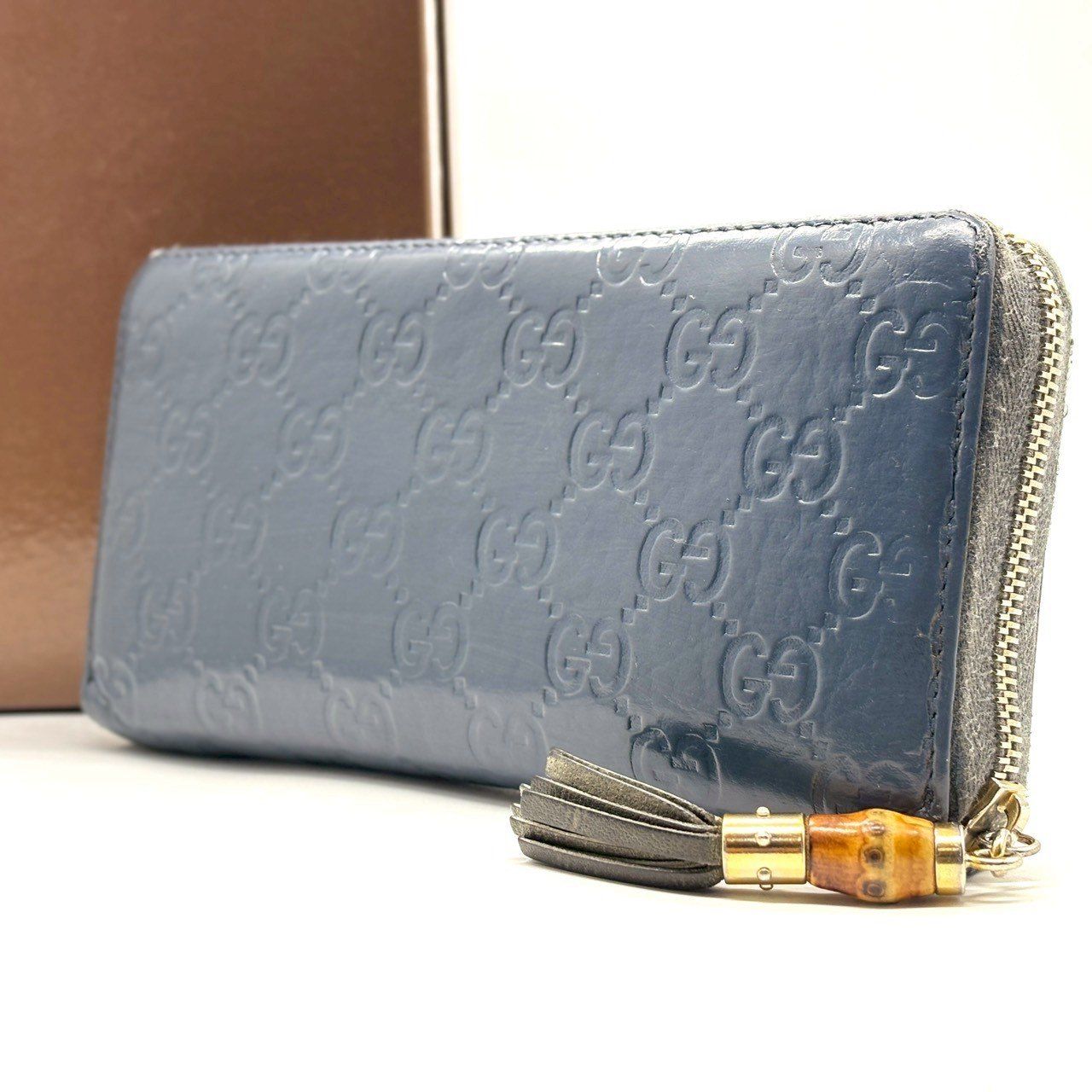 静けさを選ぶ手元】 GUCCI 長財布 ラウンドファスナー 12カード