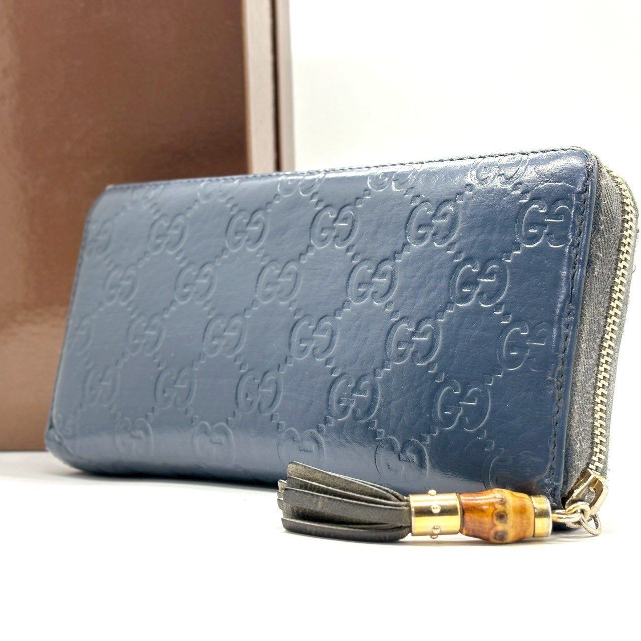 静けさを選ぶ手元】 GUCCI 長財布 ラウンドファスナー 12カード