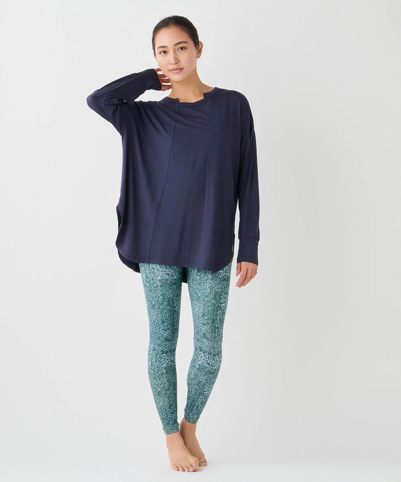 新品 suria ヨガウェア トップス スリア エティエンヌトップ su-t804