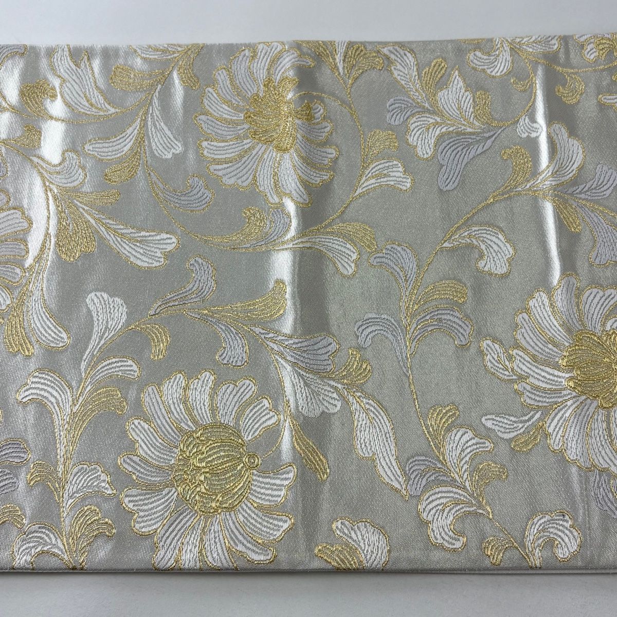 美品】 袋帯 逸品 河合美術織物 落款 京西陣織 花唐草 刺繍 金糸 銀色 