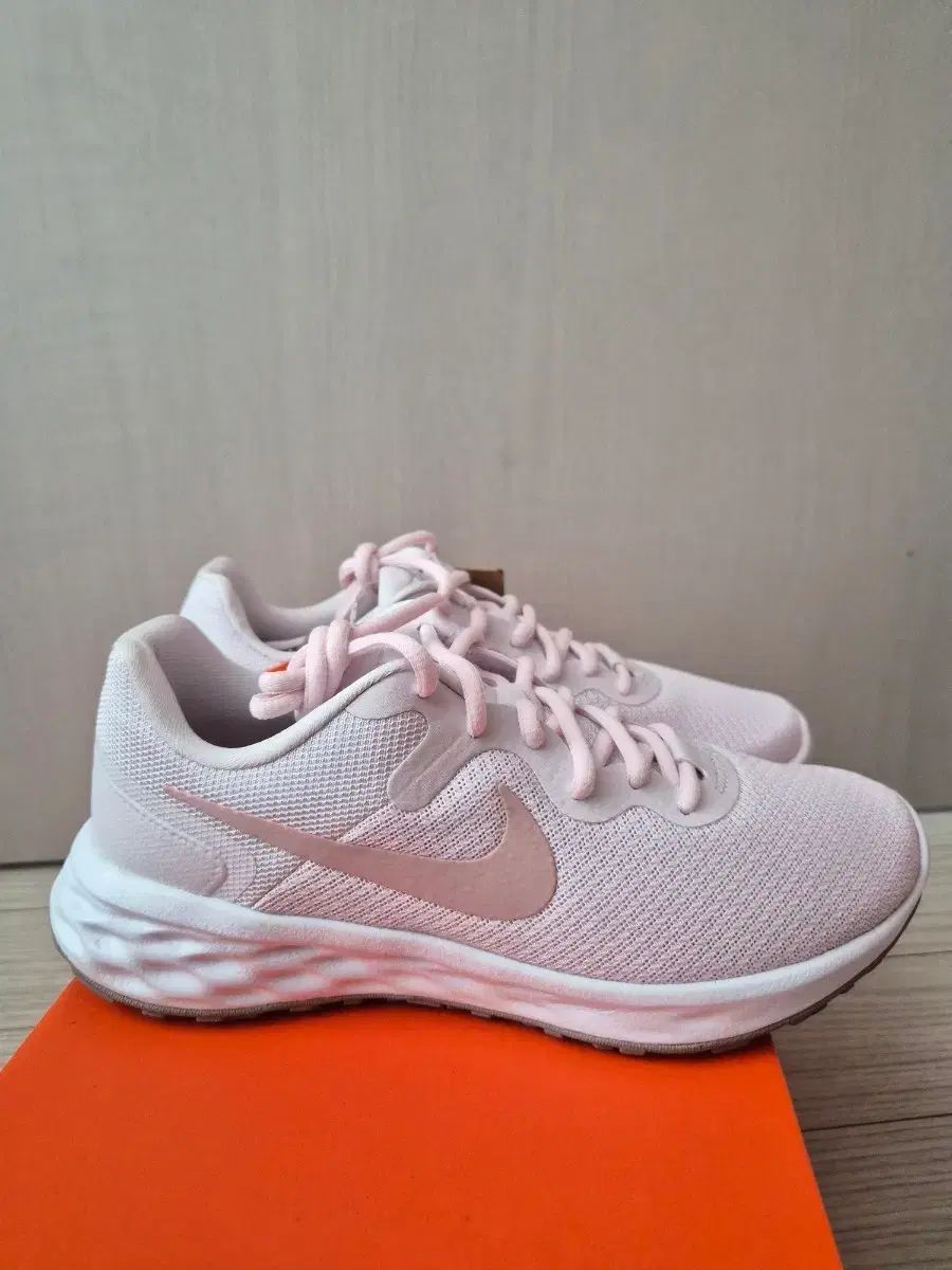 NIKE Revolution 6 ピンク レディースランニングシューズ ウィメンズランニングシューズ 245 mm 25