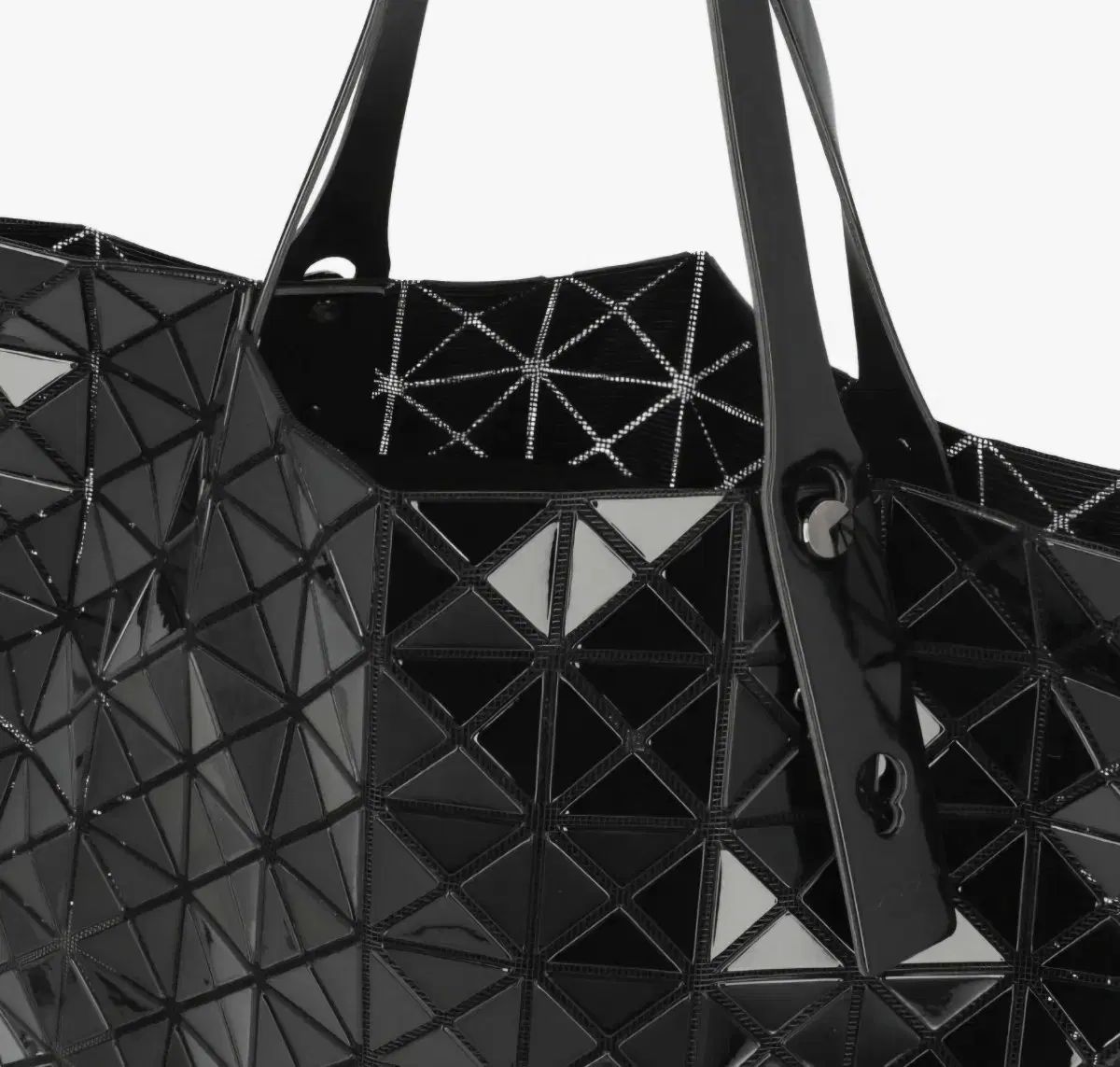 バオバオ イッセイミヤケ プリズム ラージ　ブラックBAOBAO BAO BAO ISSEY MIYAKE/バオバオ イッセイミヤケ】よりプリズムトート