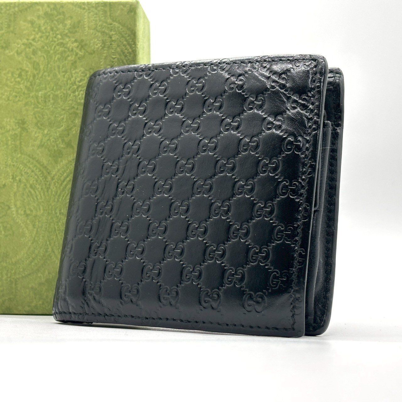 ロゴを語らない大人】 GUCCI グッチシマ 二つ折り財布 マイクロシマ 型