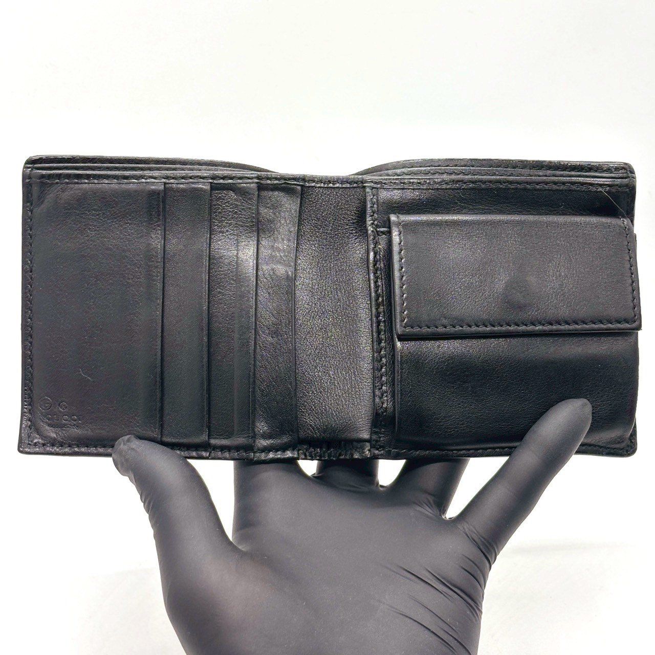 ロゴを語らない大人】 GUCCI グッチシマ 二つ折り財布 マイクロシマ 型