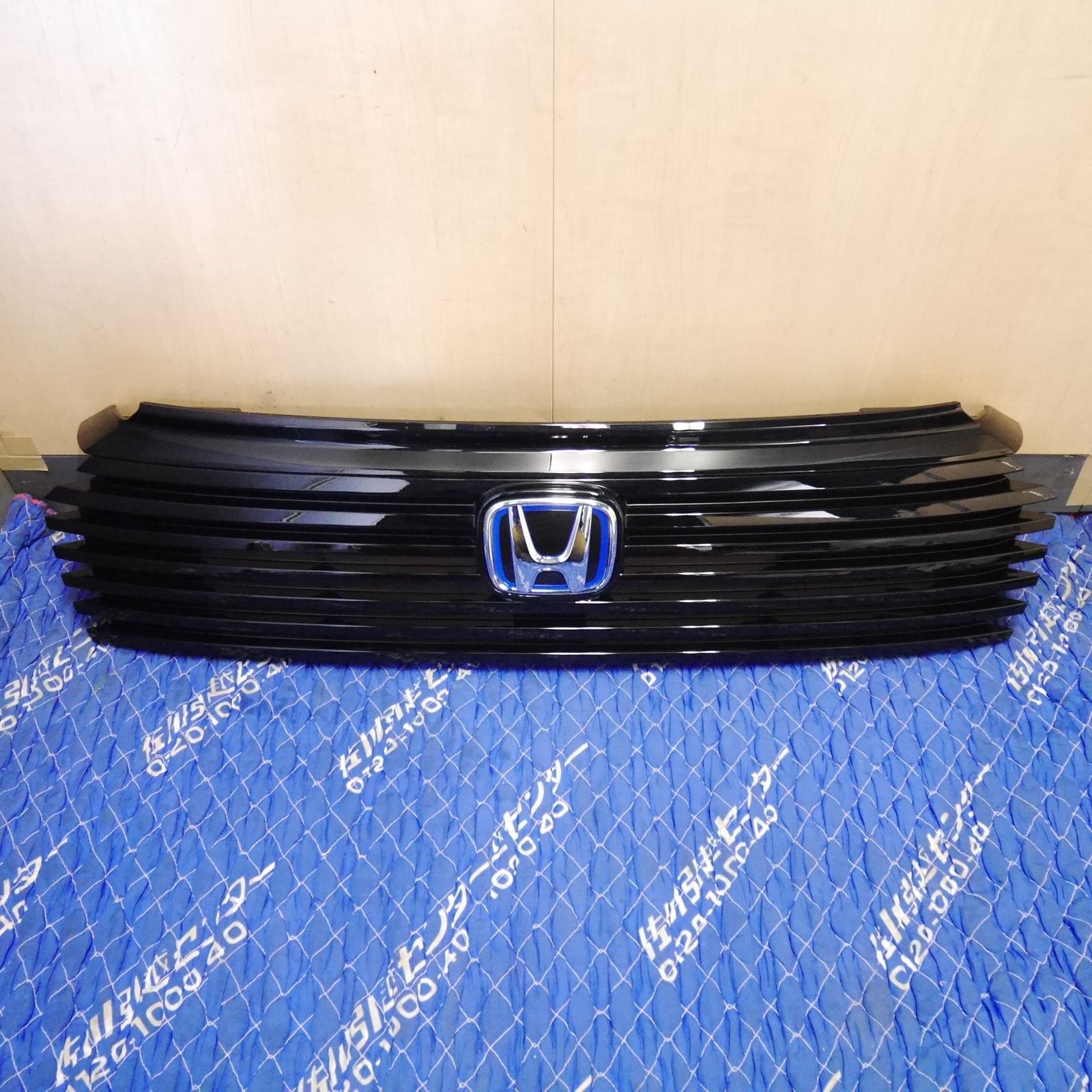 【未使用品】Honda VEZEL e:HEV ブラック フロントグリル 送料無料] 新車外し☆ホンダ RV5 RV6 ヴェゼル e:HEV 純正 フロント
