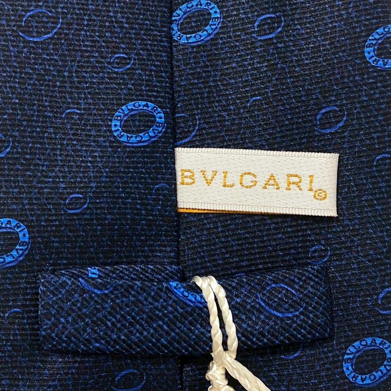 現行タグ✨美品✨BVLGARI ネクタイ　ジャガード　セッテピエゲ　ネイビー 現行タグ✨美品✨BVLGARI ネクタイ ジャガード セッテピエゲ ネイビー