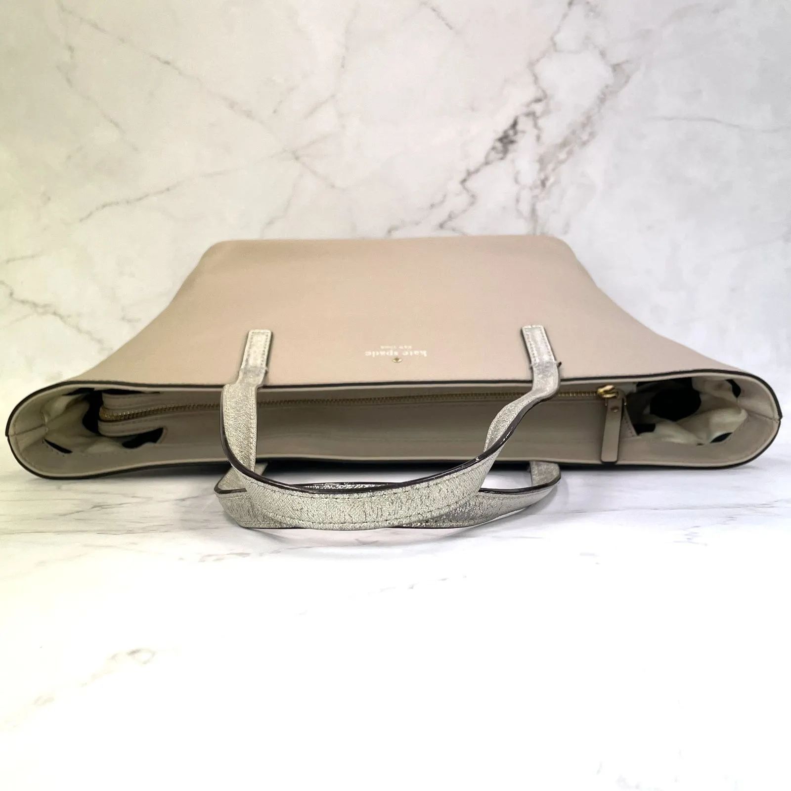 毎日にちょうどいい美しさと実用性】Kate Spade ケイトスペード 