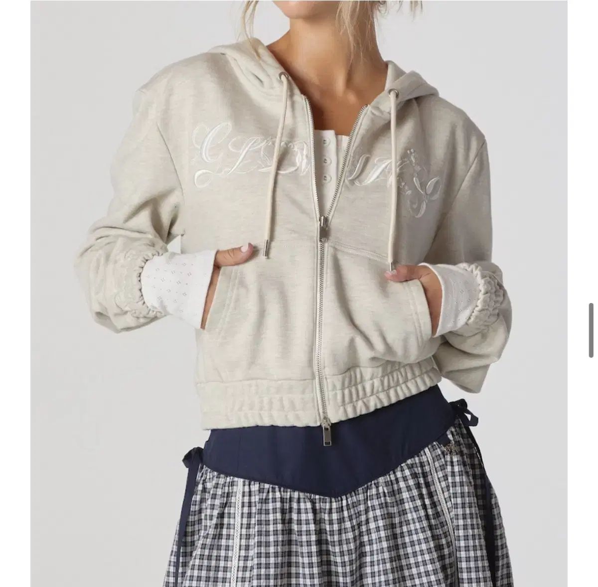 グロウニー ボニ クロップド BONNIE CROP ZIP UP グロウニー ボニー クロップド ジップアップ オートミール M - メルカリ