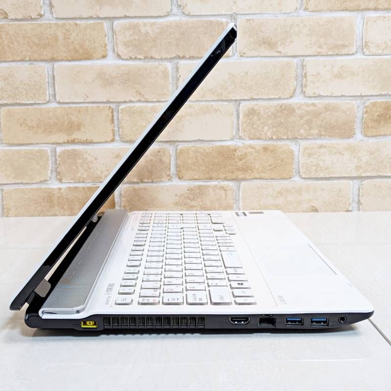 Core i7！オフィス付き☆新品SSD256・フルHD☆初心者OK！Windows11