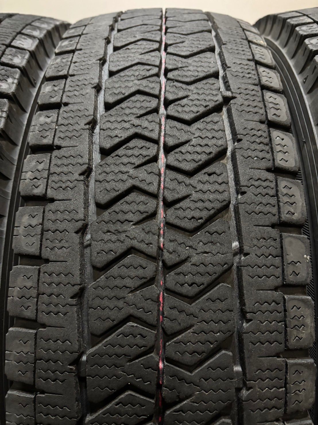 ☆195/80R15 107/105N LT BRIDGESTONE/VL10 22年製 スタッドレス 4本
