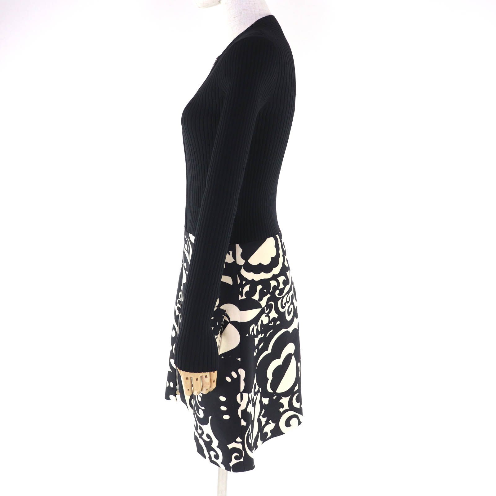 極美品☆LOUIS VUITTON ルイヴィトン 裏地シルク100％ ロゴZIP