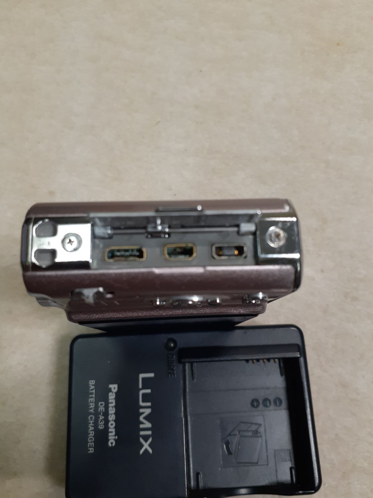 【動作確認済・純正バッテリ・充電器】Lumix コンパクトデジカメ 12メガ Panasonic パナソニック LUMIX DMC-FX37 コンパクトデジタルカメラ