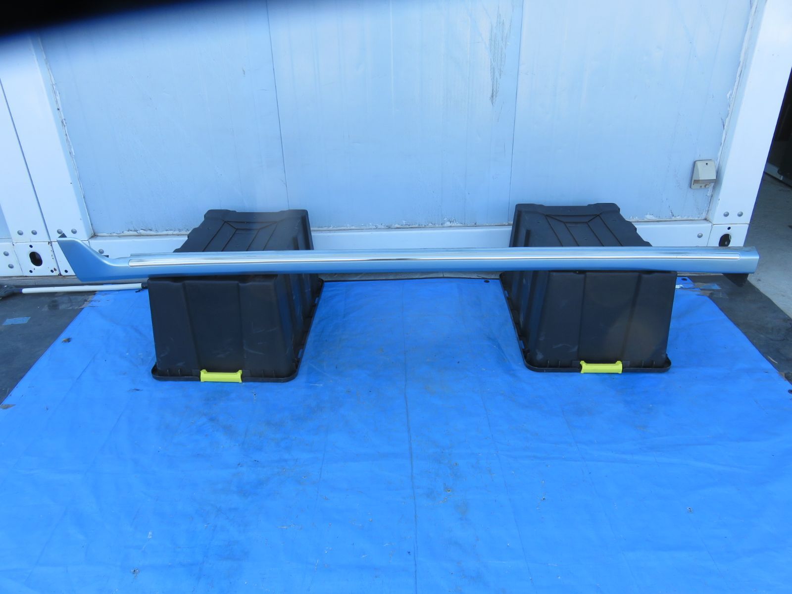 専用　MPV （LY3P）新品マツダスピードサイドスカート左側 取り付け金具付 ☆SFC4760/マツダ MPV LY3P 純正 左 サイドステップ/サイドスカート