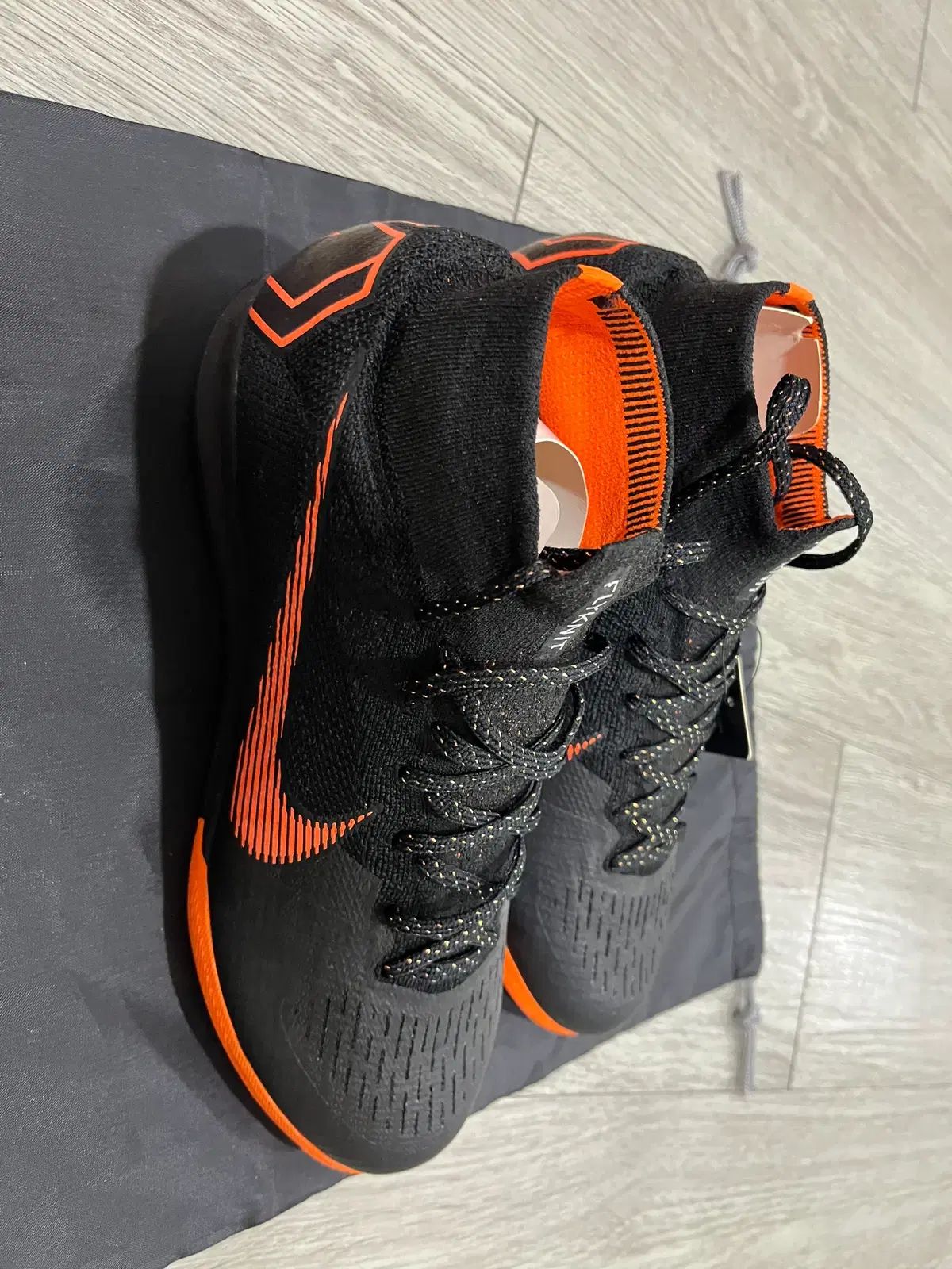 新品) NIKE マーキュリアル スーパーフライ6 エリート IC 265 サッカー