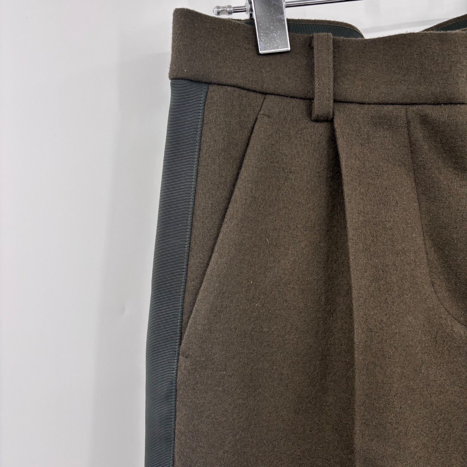 SACAI サカイ クロップドウールパンツ 21-05728 - メルカリ