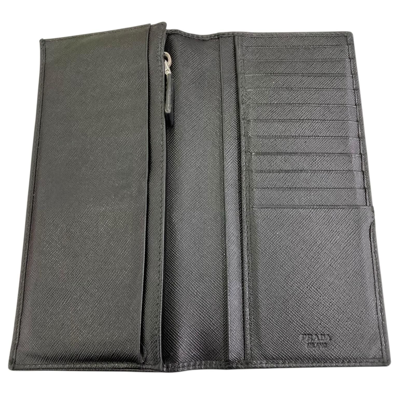 180053 PRADA プラダ レザー 二つ折り長財布 ブラック 黒 - メルカリ