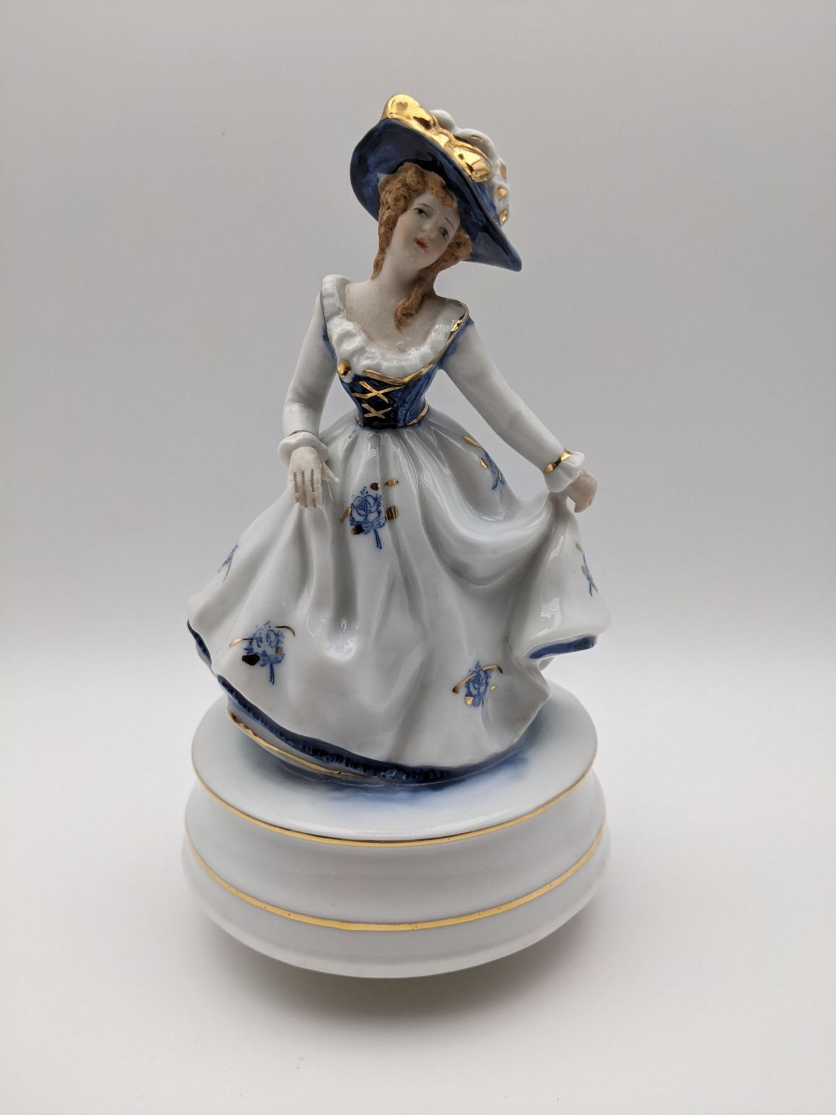 DKN333】ヴィンテージ 陶器人形 オルゴール 回転式 レトロ 貴婦人