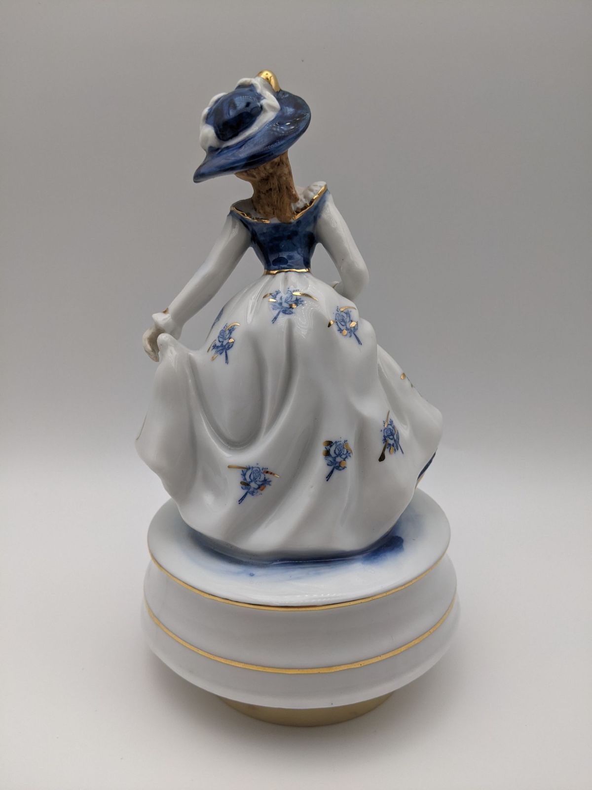 DKN333】ヴィンテージ 陶器人形 オルゴール 回転式 レトロ 貴婦人