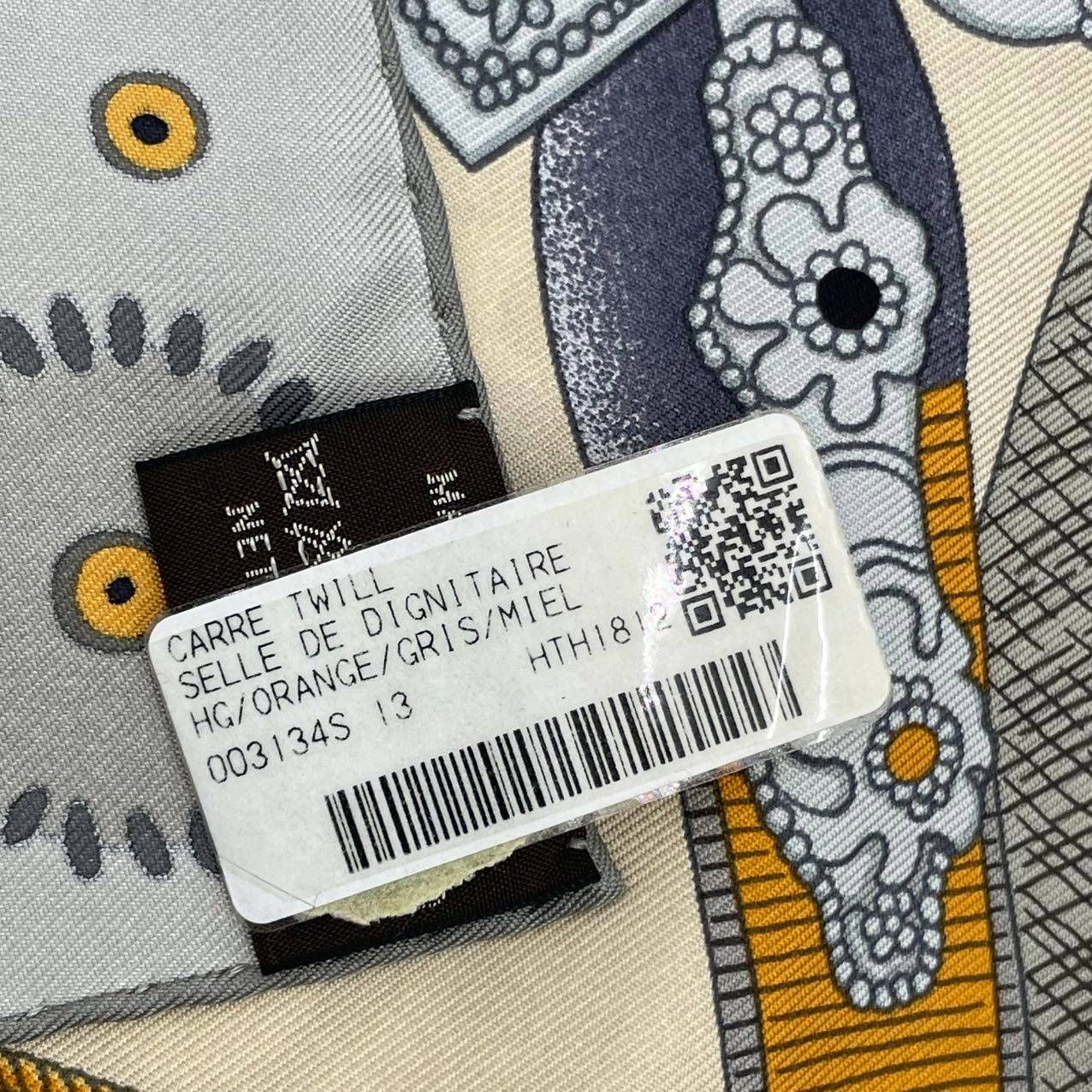 みていエルメス　カレ90 　87cm シルク　スカーフ　グレー　R カレ 90 《18-3-7》 - グリーン | Hermès - エルメス-公式サイト