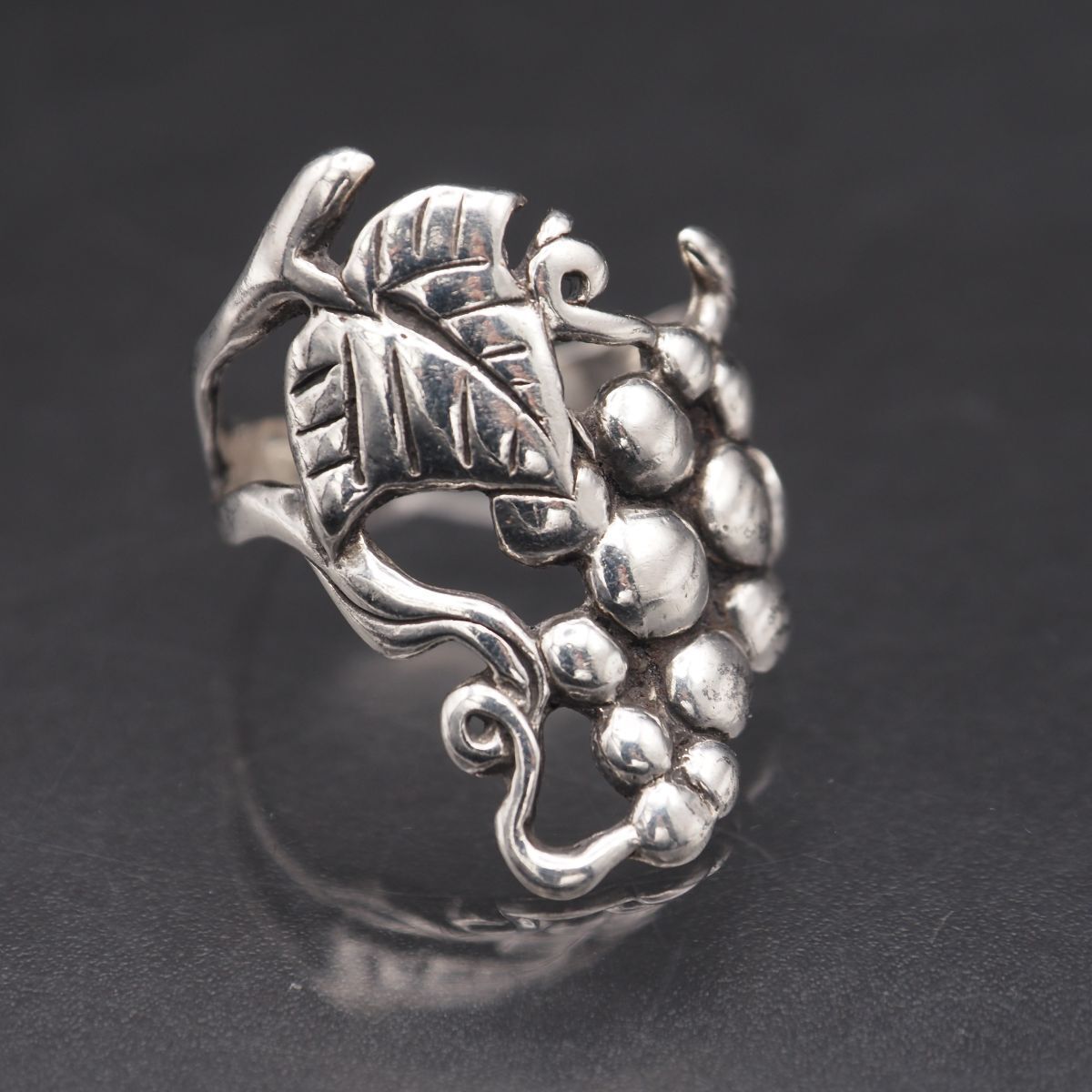 M398 ヴィンテージ SILVER刻印 リング 葡萄 ブドウ グレープ デザイン M398 ヴィンテージ SILVER刻印 リング 葡萄 ブドウ グレープ デザイン