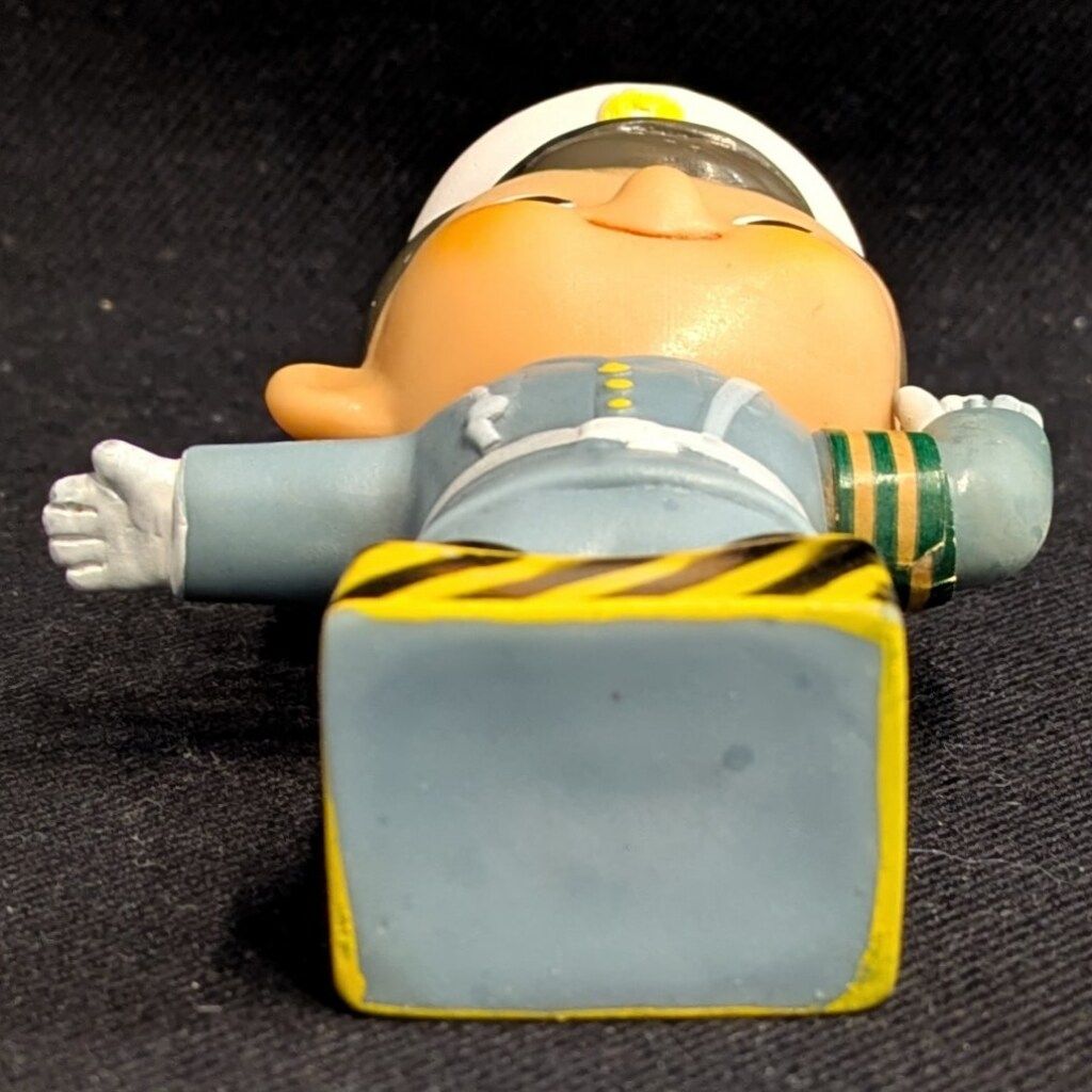 富士銀行 貯金箱 ぼくちゃん 交通警官 120mm - メルカリ