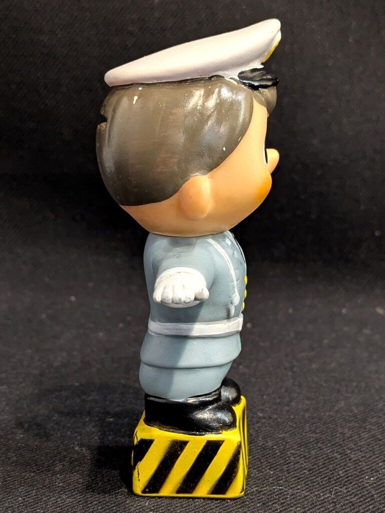 富士銀行 貯金箱 ぼくちゃん 交通警官 120mm - メルカリ