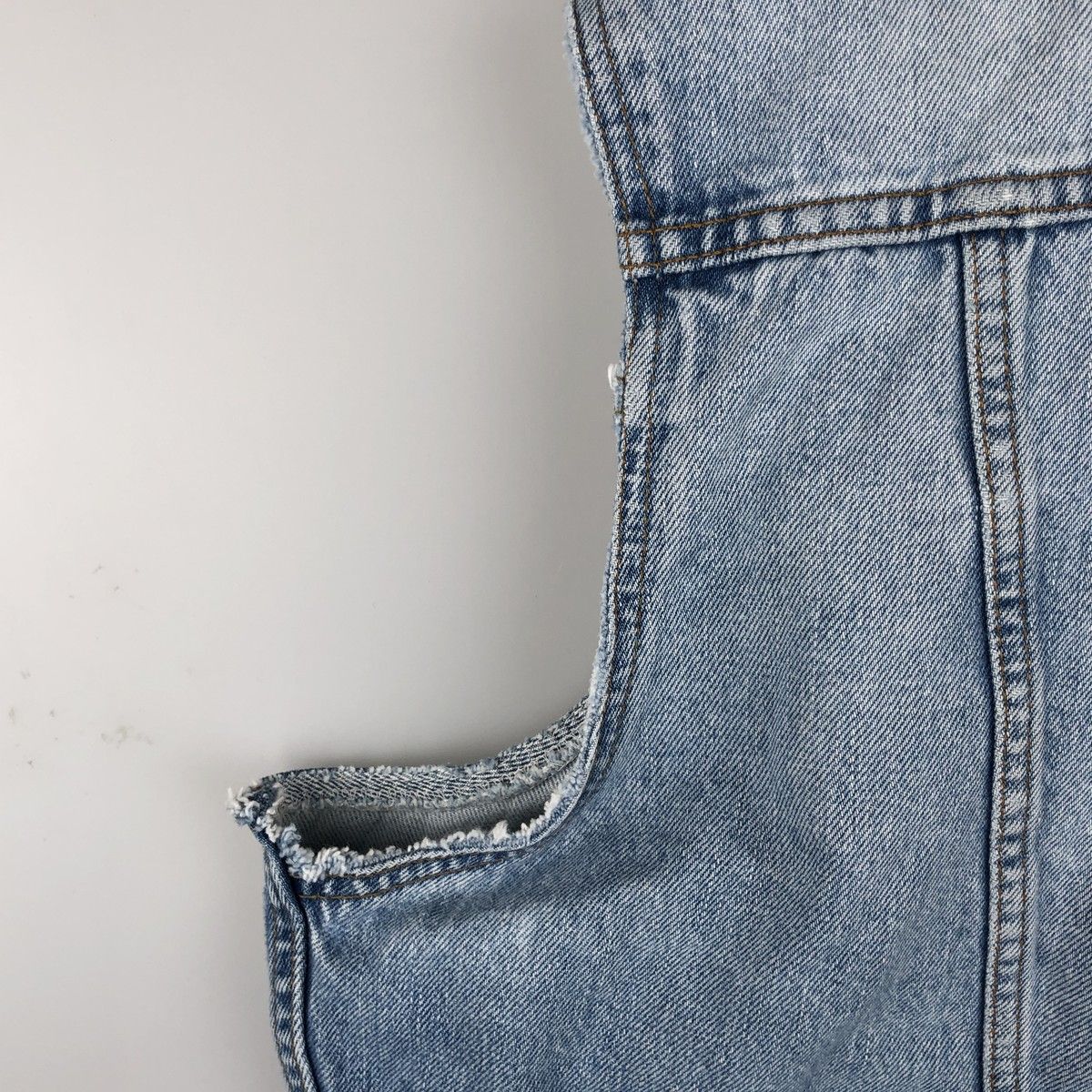 古着 90~00年代 リーバイス Levi's カットオフ デニムベスト カナダ製