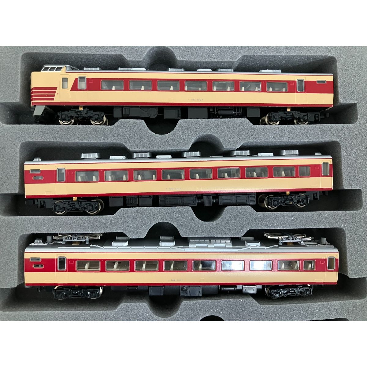 KATO 10-160 183系1000番台 直流特急形電車 10-160 183系 1000番台直流特急形電車 Amazon | [ 動作確認済 ] N