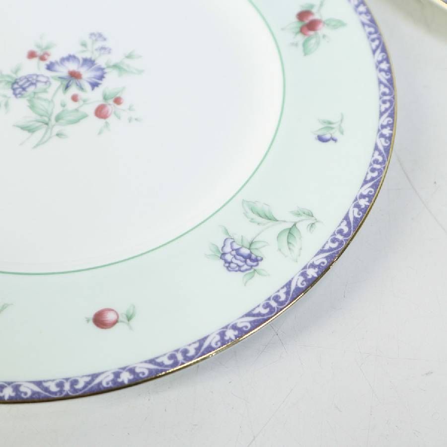 美品】 英国王室御用達 ウェッジウッド メドウフィールド 27cm
