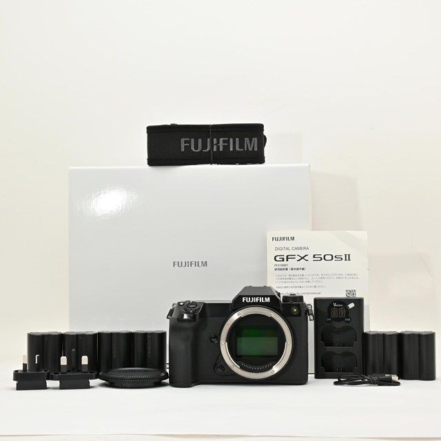 良品＞ FUJIFILM GFX 50S II ボディ｜中判ミラーレス一眼カメラ｜約