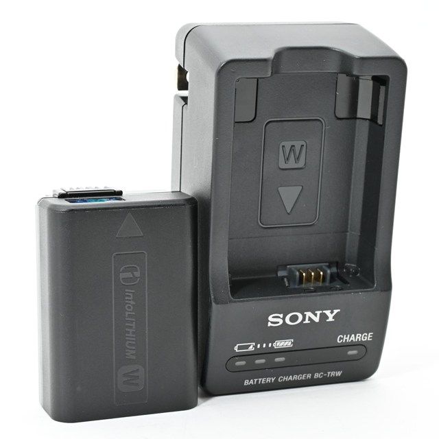 美品＞ ソニー(SONY) カメラ用バッテリー+チャージャーセット ACC-TRW
