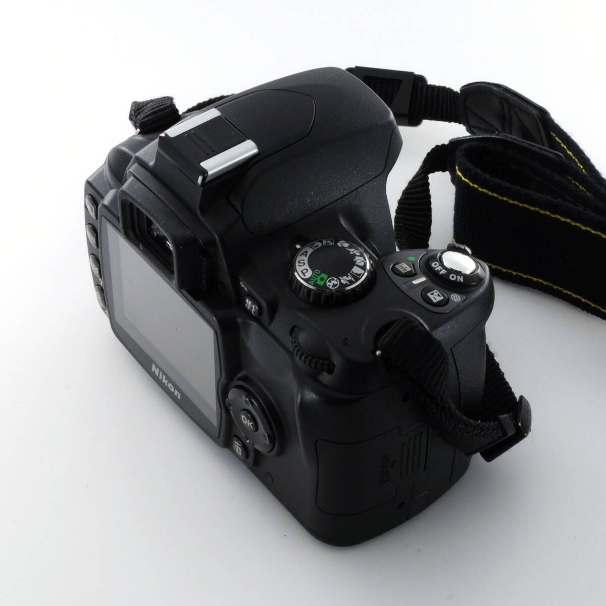 ニコン】Nikon D40 デジタル一眼レフ + AF-S DX 18-55mm F3.5-5.6G II